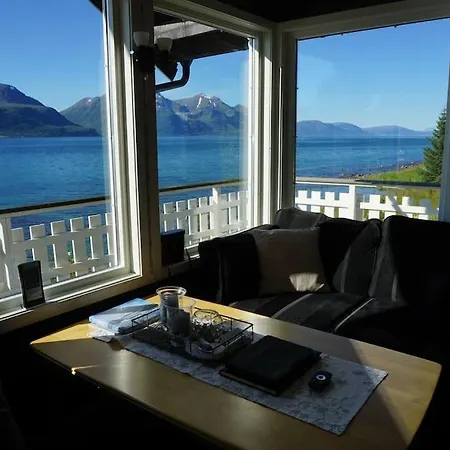 Idyllic Cabin With Sauna - Lyngen Alps