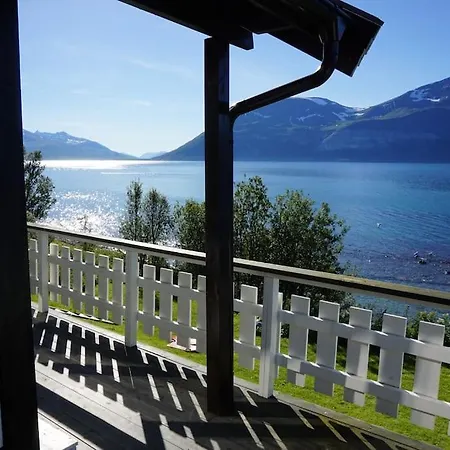 Idyllic Cabin With Sauna - Lyngen Alps * Svensby