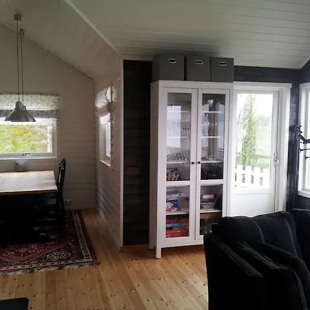 Idyllic Cabin With Sauna - Lyngen Alps Holiday home Svensby